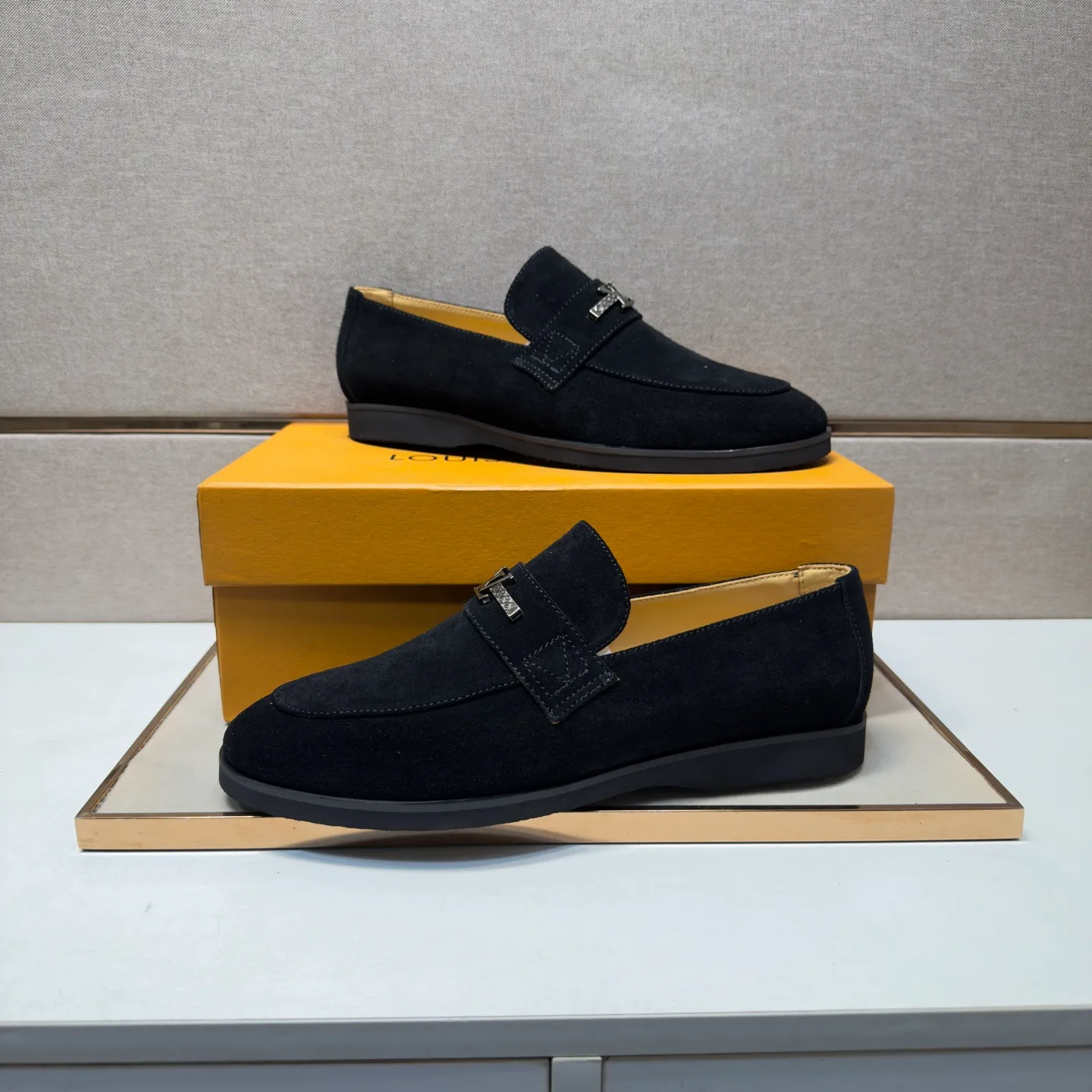 Men's men's shoes 💰pp442 [LV～] Men's casual shoes 2026z cabinet sales simultaneously 🔶Size: 38-44 #️⃣ 🔷4 colors🔜The upper is made of cowhide stitching ➕Cowhide lining, comfortable and breathable, sole: original comfortable and wear-resistant outsole, ⚠️real thing📱photographed🎬real thing is better📢📢📢